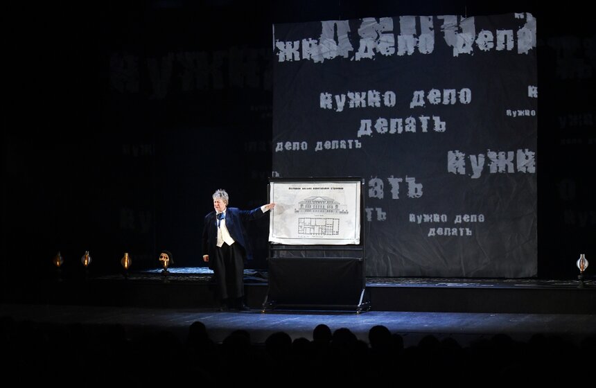 В Театре им. Вахтангова прошла премьера "Мертвых душ" 7 фото