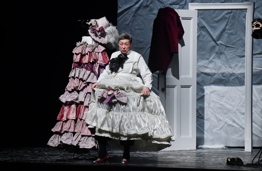 В Театре им. Вахтангова прошла премьера "Мертвых душ" 22 фото