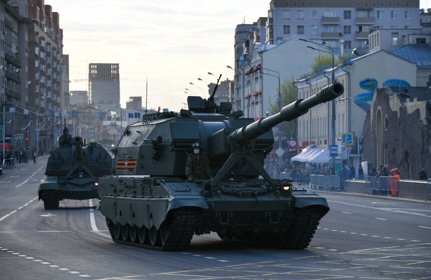 Военная техника прошла по улицам Москвы 5 фото