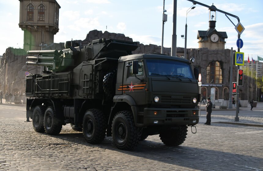 Военная техника прошла по улицам Москвы 19 фото