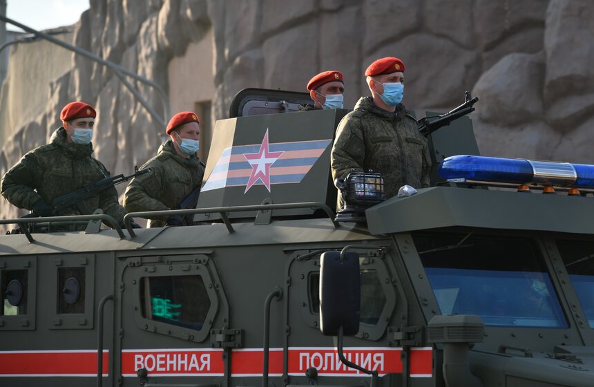 Военная техника прошла по улицам Москвы 13 фото