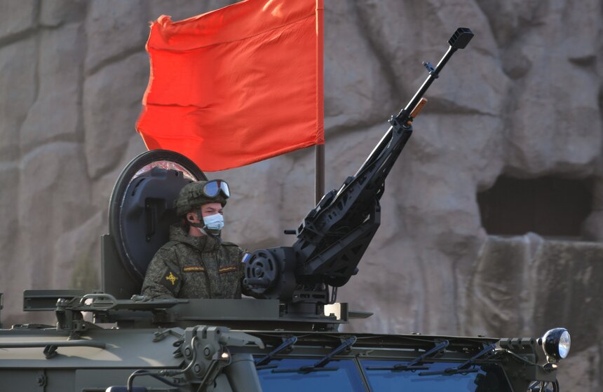 Военная техника прошла по улицам Москвы 15 фото