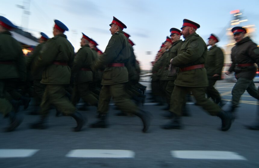 Военная техника прошла по улицам Москвы 41 фото