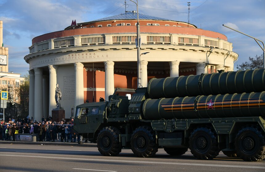 Военная техника прошла по улицам Москвы 29 фото