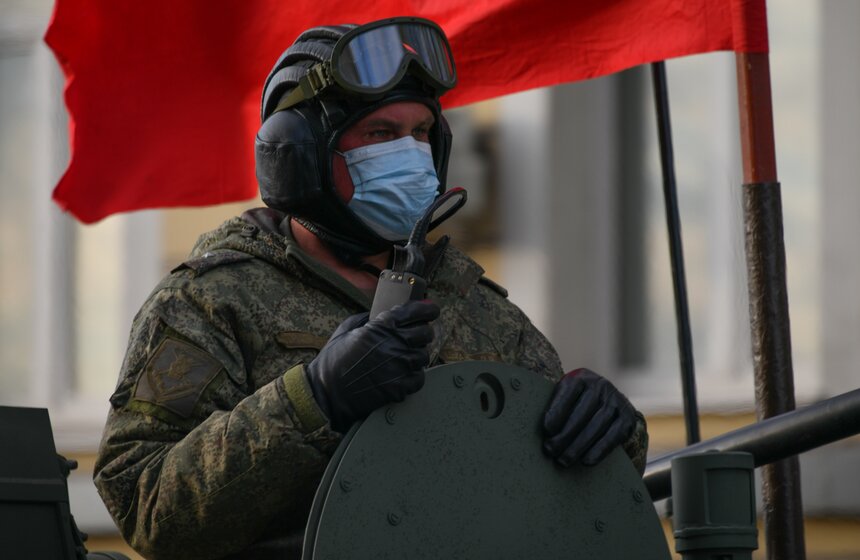 Военная техника прошла по улицам Москвы 23 фото