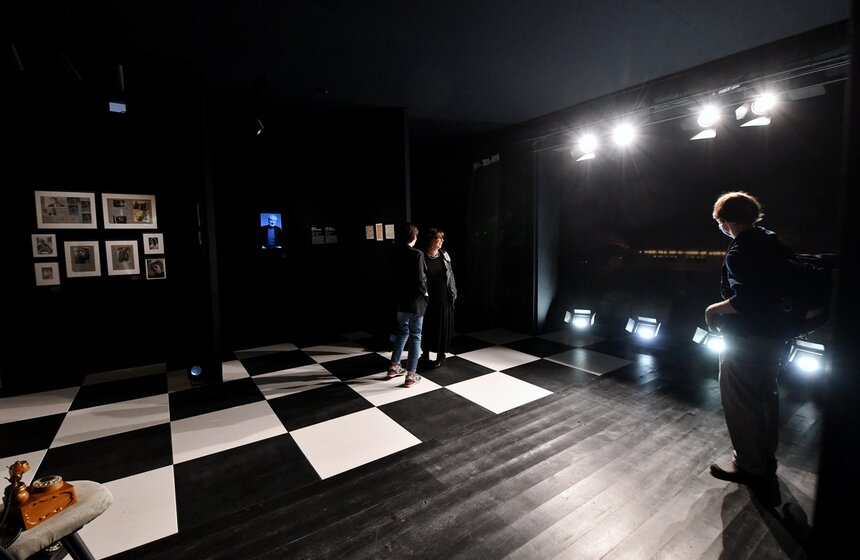 Выставка, посвященная 65-летию театра "Современник", открылась в ММОМА 23 фото