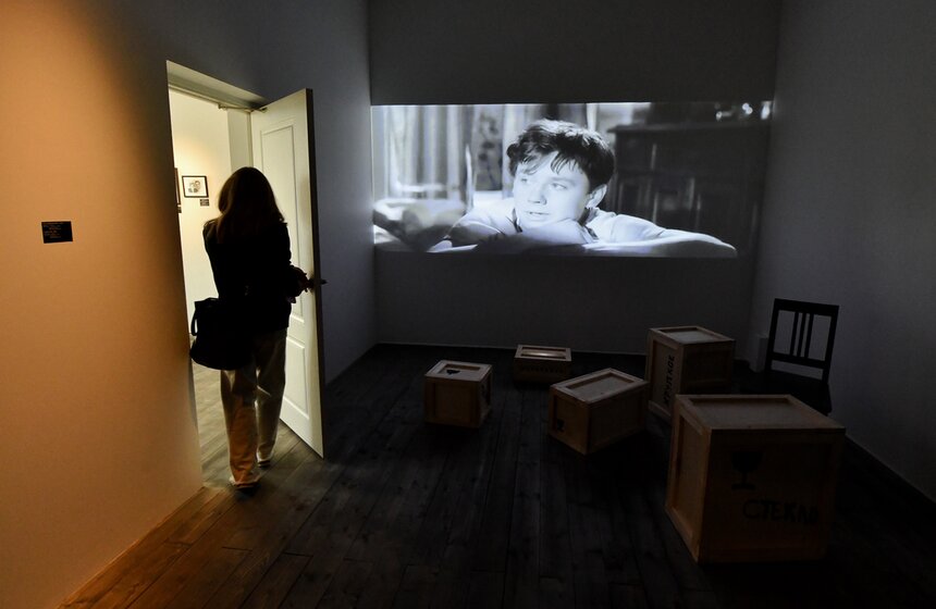 Выставка, посвященная 65-летию театра "Современник", открылась в ММОМА 7 фото