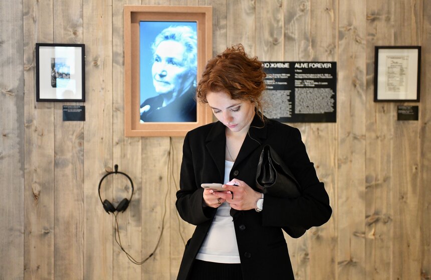 Выставка, посвященная 65-летию театра "Современник", открылась в ММОМА 9 фото