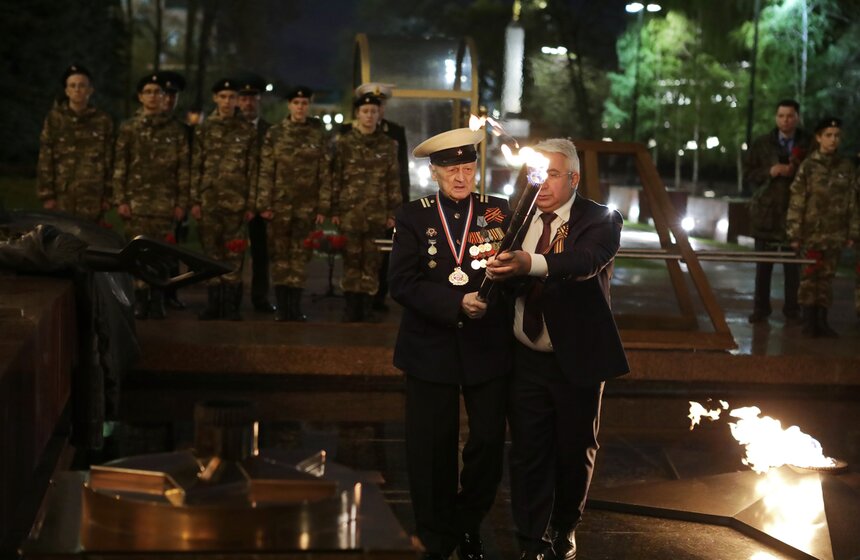 Профилактику Вечного огня провели в Москве в преддверии Дня Победы 2 фото