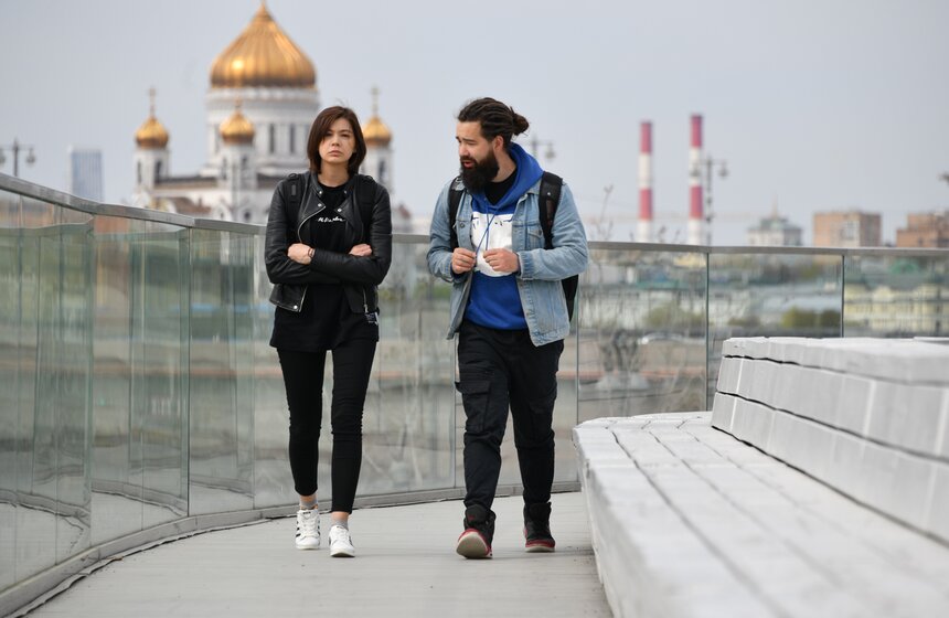 Теплая погода порадовала москвичей в праздничное воскресенье 19 фото