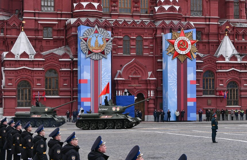 В Москве прошел парад Победы 18 фото