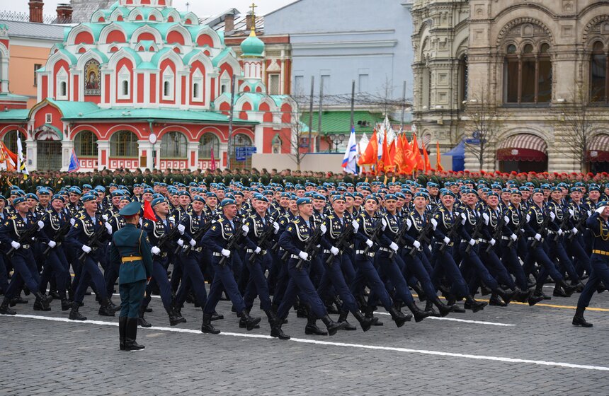 В Москве прошел парад Победы 9 фото