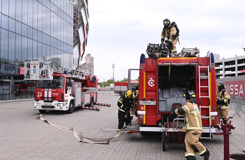 В Москве прошли демонстрационные учения МЧС России 4 фото
