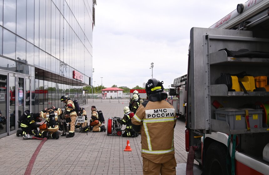 В Москве прошли демонстрационные учения МЧС России 7 фото