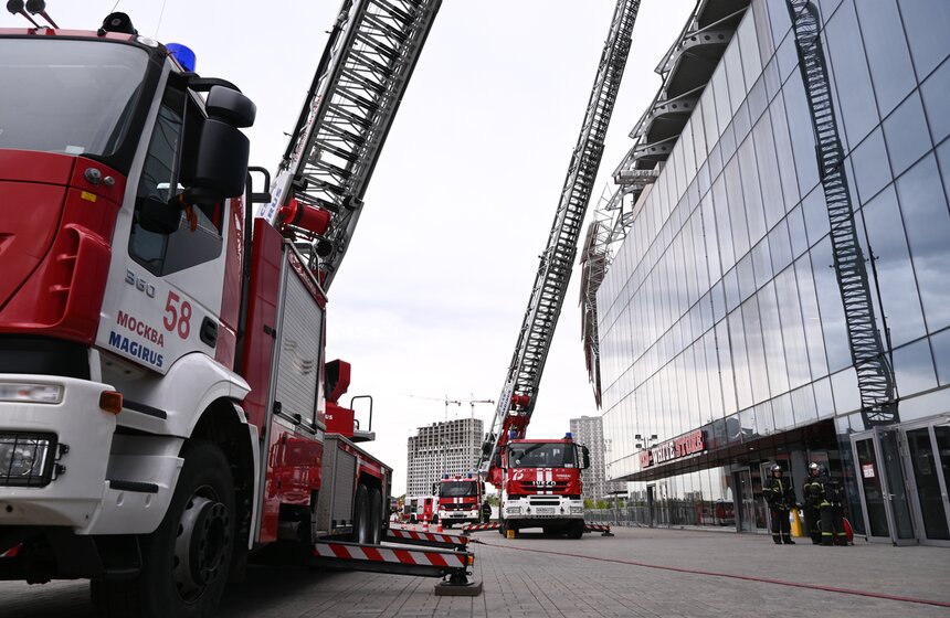 В Москве прошли демонстрационные учения МЧС России 15 фото