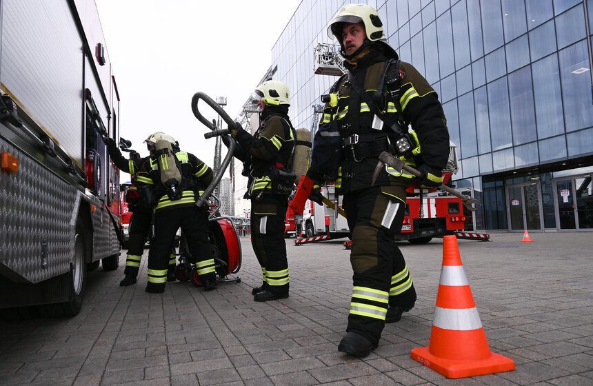 В Москве прошли демонстрационные учения МЧС России 21 фото