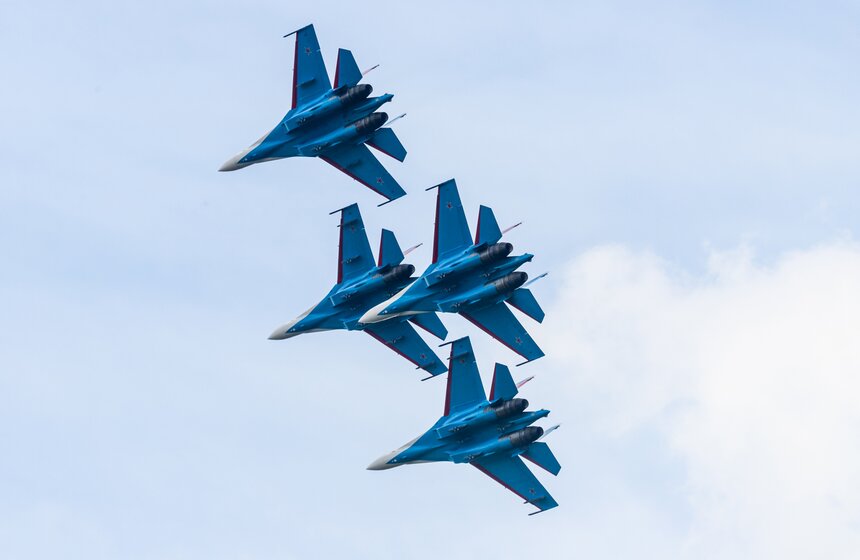 "Русские витязи" и "Стрижи" отпраздновали юбилей 12 фото