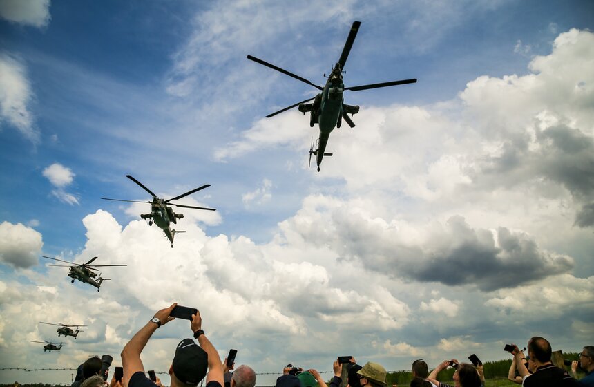 "Русские витязи" и "Стрижи" отпраздновали юбилей 23 фото