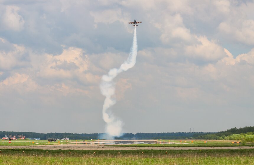 "Русские витязи" и "Стрижи" отпраздновали юбилей 16 фото