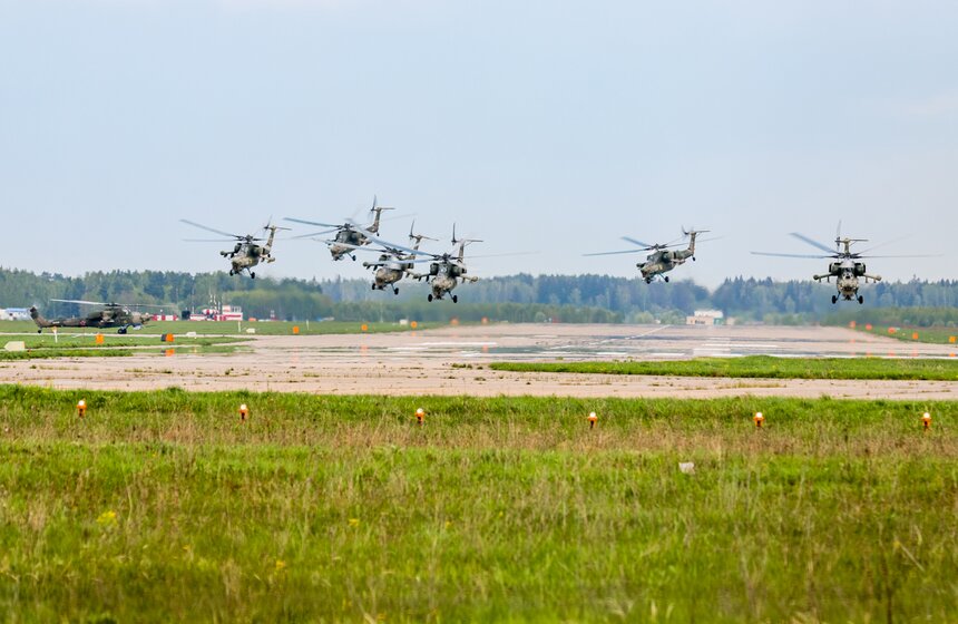 "Русские витязи" и "Стрижи" отпраздновали юбилей 22 фото