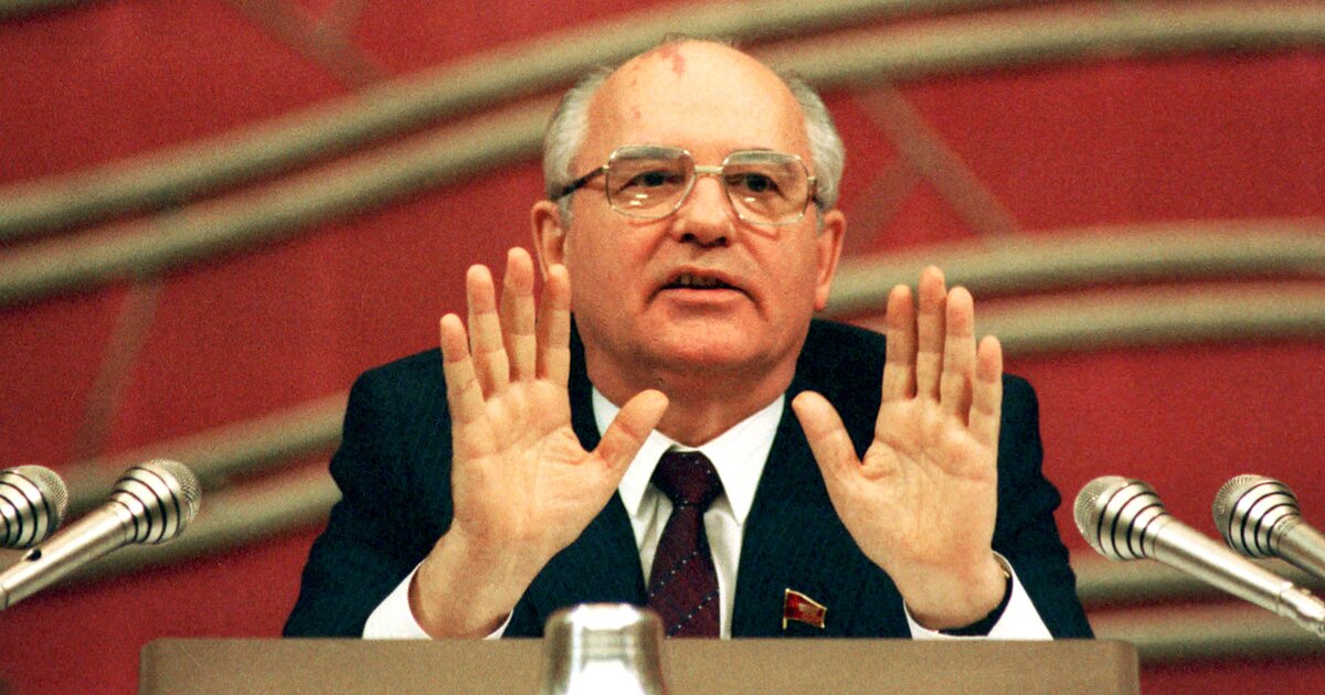 Горбачев распад. Горбачев 1991. Горбачев 1990.
