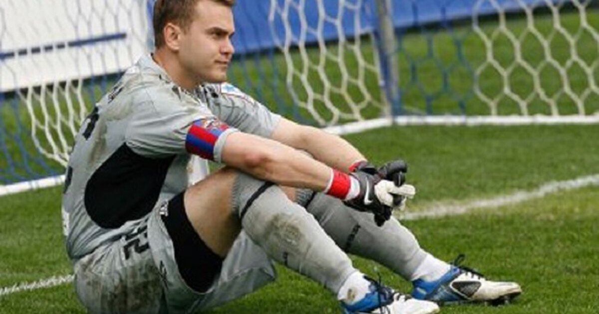 Вратарь может быть капитаном. Вратарь сезар 2014. Льорис вратарь сборной франции. Вратарь может быть капитаном. Может ли вратарь в хоккее быть капитаном команды.