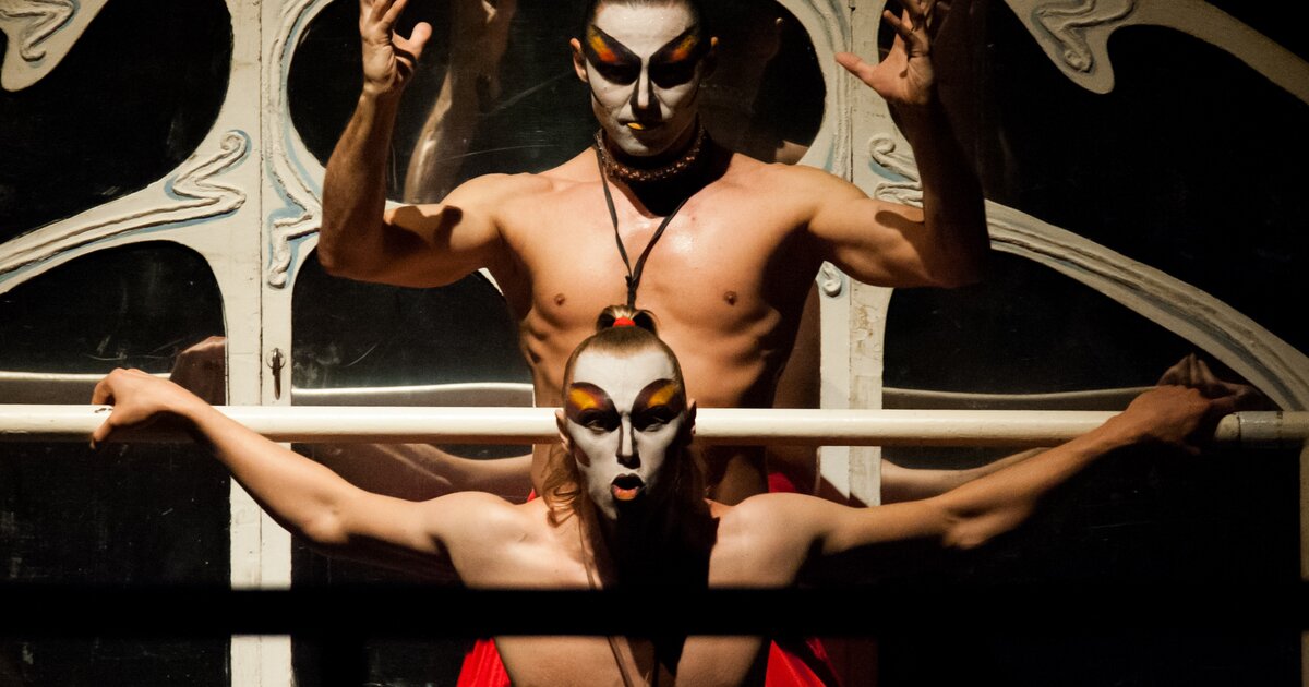 театр романа виктюка зал. роман виктюк театр. театр романа виктюка служанки. театр виктюка служанки. николай добрынин виктюк.