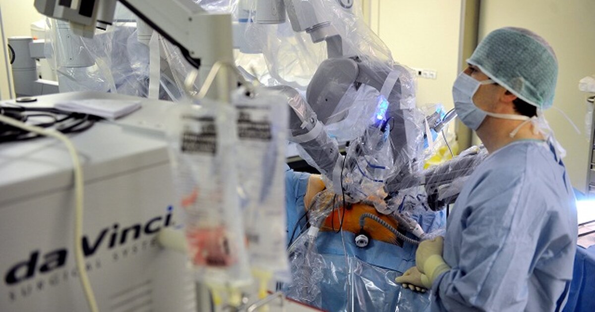 Рак простаты роботом. Боткинская больница робот да Винчи. Робот в больнице Москва.