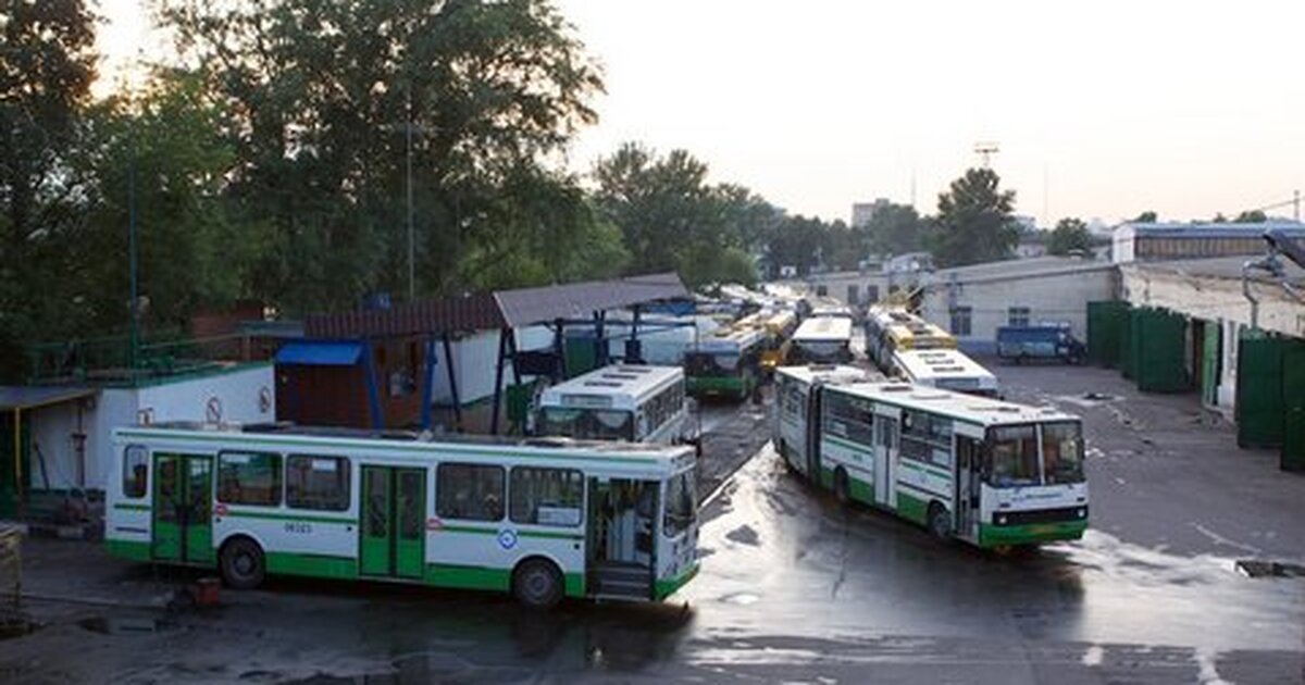 1 июня автобусы. 6 Автобусный парк Москва. Мосгортранс, 6-й Автобусный парк, Москва. 6-Й Автобусный парк ГУП Мосгортранс. 11 Автобусный парк ГУП Мосгортранс.