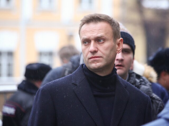 Песков заявил, что знаком со статьей WSJ о непричастности Путина к смерти Навального