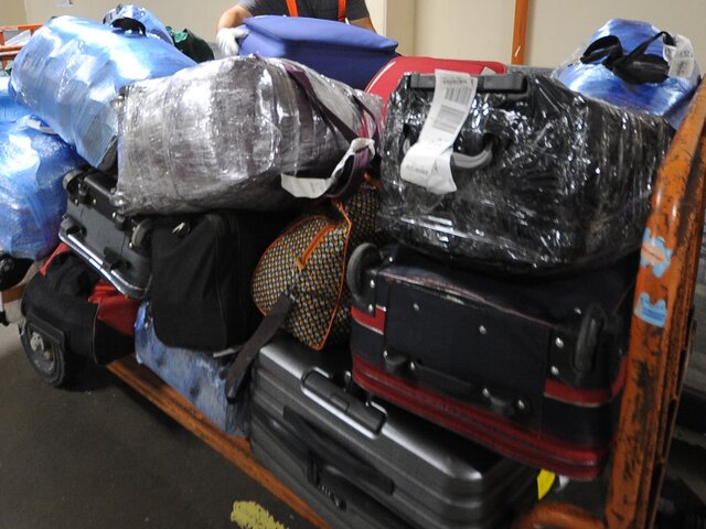 В Пулково перестали принимать багаж у пассажиров, упакованный в пищевую пленку