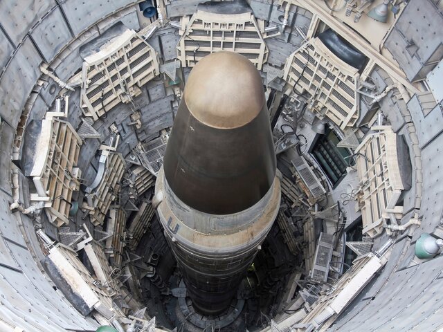 Макрон призвал обсудить компоненты обороны Европы, включая ядерное оружие