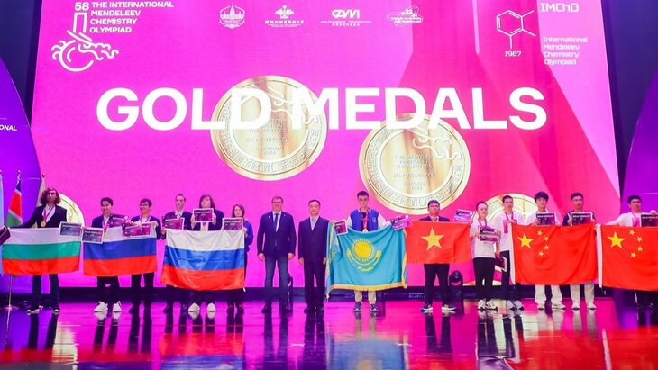 Московские школьники выиграли золото и серебро на Менделеевской олимпиаде по химии