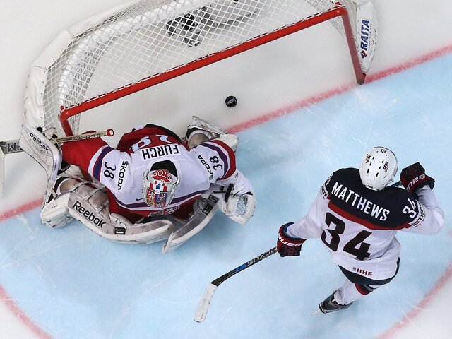 Хоккеист Мэттьюс побил рекорд Овечкина по голам в НХЛ в XXI веке