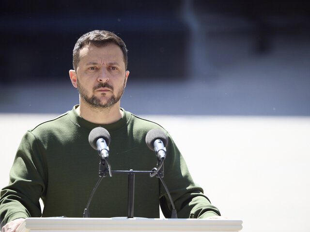 Зеленский подписал законопроекты о продлении мобилизации и военного положения