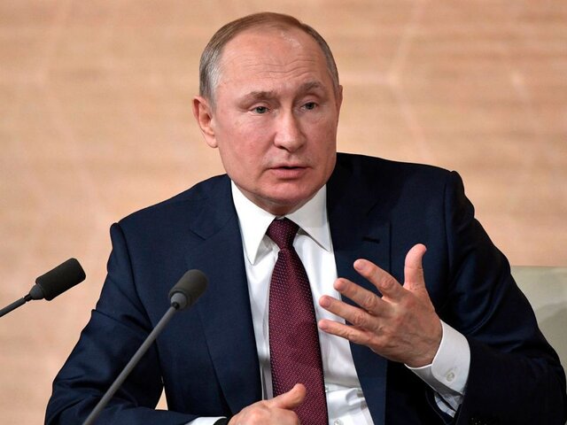 Путин заявил, что безработицы в России почти нет