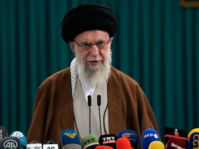 Лидер Ирана Хаменеи выразил надежду, что президент страны выжил