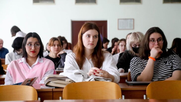 Школьники Москвы поучаствовали в проектной сессии и обсудили проблемы районов
