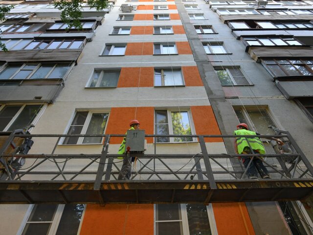 Капремонт фасадов многоквартирных домов начался в Москве