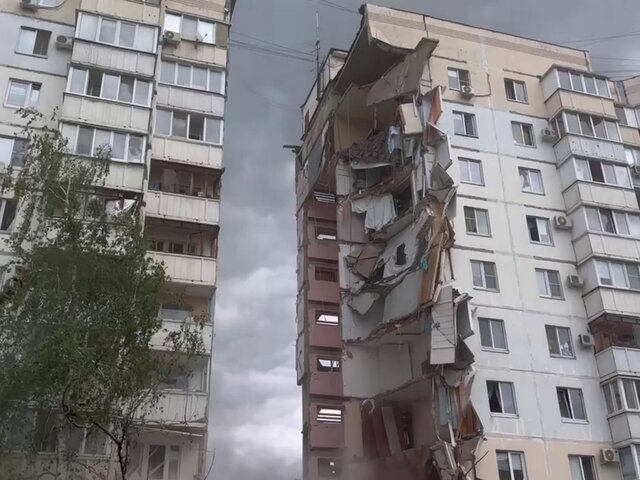 Теплотрасса получила повреждения после обрушения жилого дома в Белгороде