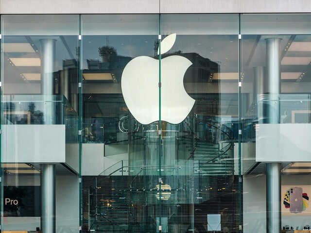 Маркетолог Сигалл предложил переименовать смартфон Apple