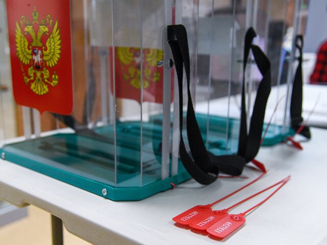 Избирательные участки на выборах президента РФ продолжают открываться в регионах страны