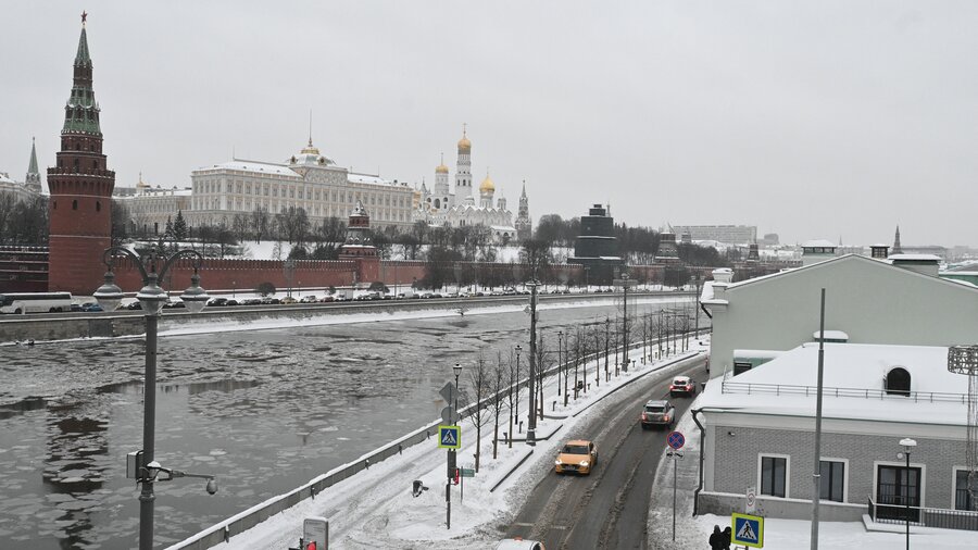атмосфера земли график. давление на высоте 10 км в атмосферах. падение температуры с высотой. изменение давление с высотой в атмосфере. изменение воздуха с высотой.