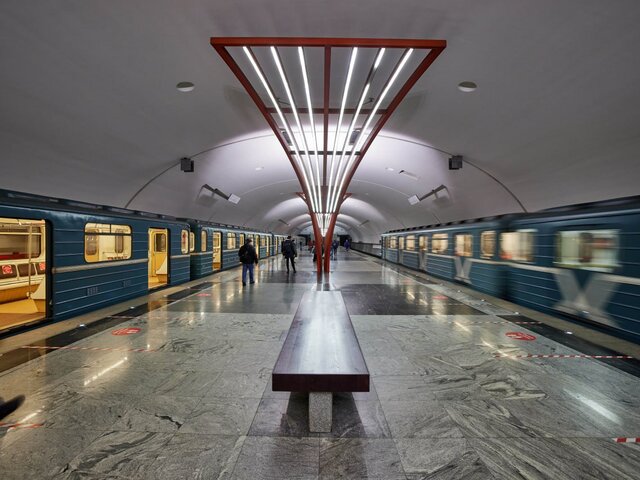 Интервалы движения поездов временно увеличивали на Замоскворецкой линии
