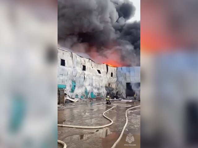 Открытое горение в ангаре под Санкт-Петербургом ликвидировано
