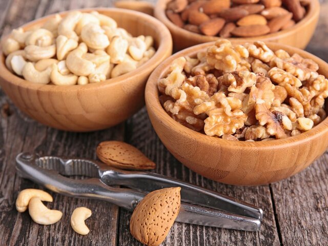 Биолог рассказал, что орехи снижают уровень холестерина