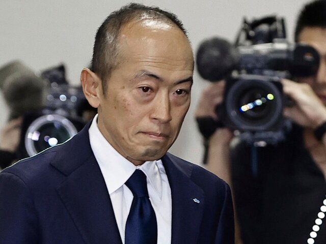 Глава фармкомпании в Японии извинился из-за скандала с БАДами