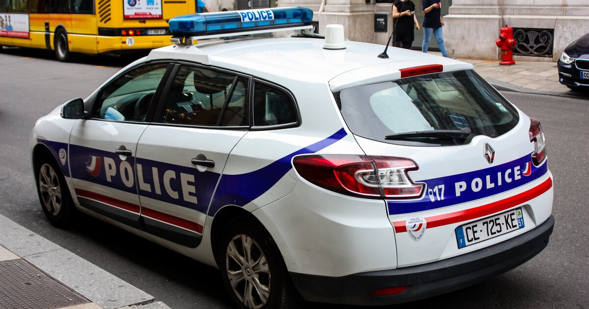 полиция Марселя задержала двух человек после взрыва в генконсульстве РФ полиция Марселя задержала двух человек после взрыва в генконсульстве РФ