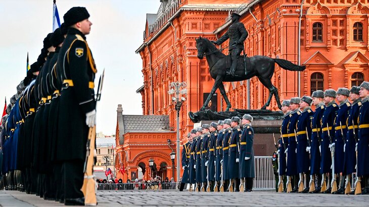 Собянин поздравил ветеранов с годовщиной контрнаступления в Битве под Москвой