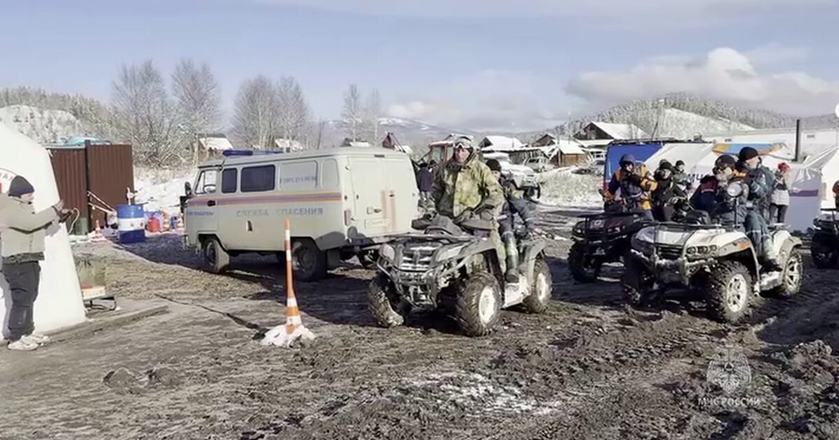 Спасатели возобновили поиски пропавшей в Красноярском крае семьи Усольцевых Спасатели возобновили поиски пропавшей в Красноярском крае семьи Усольцевых